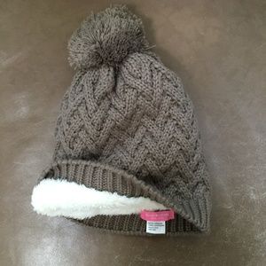 Isaac Mizrahi Cozy Faux Fur Lining Beanie Pom Hat